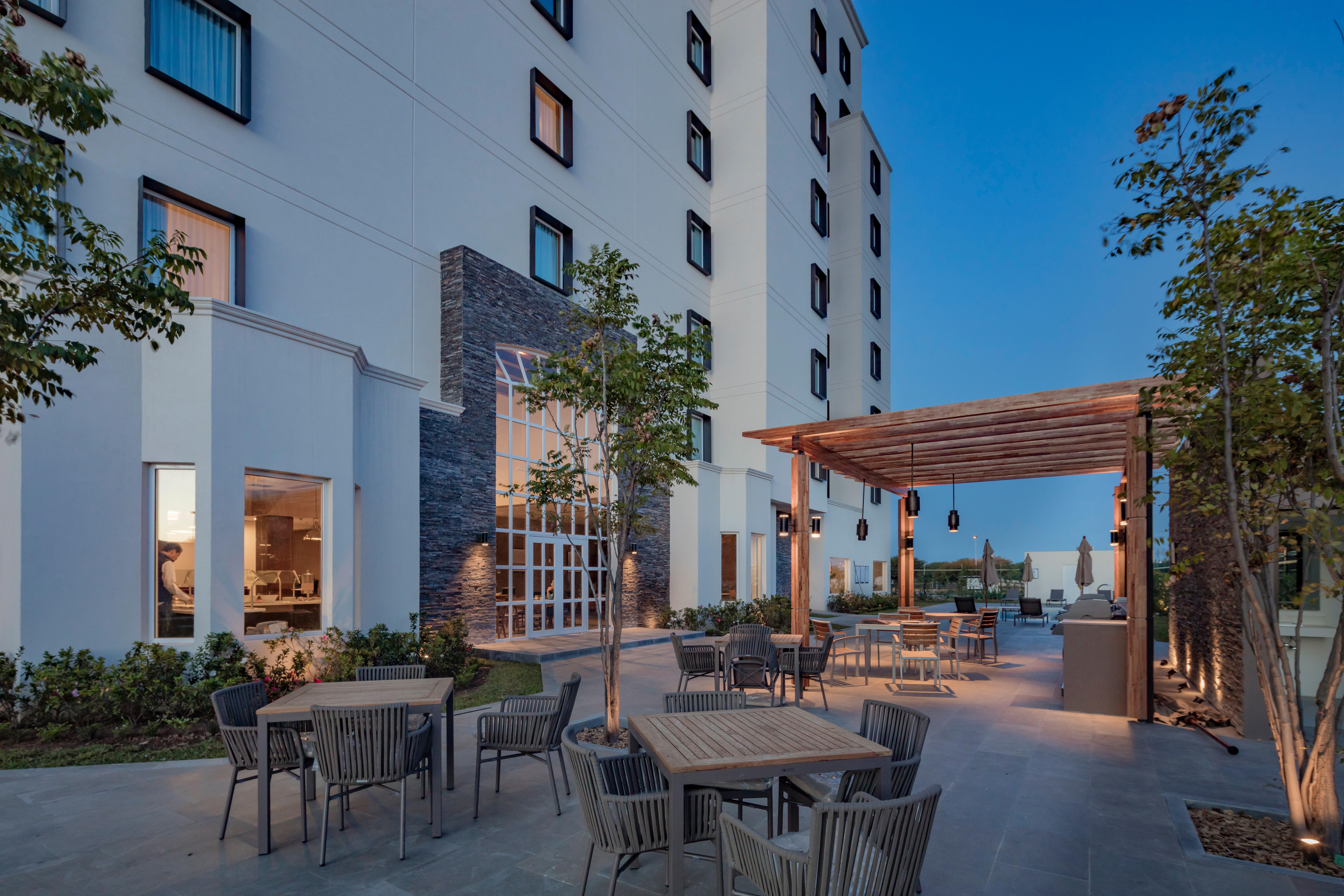 Staybridge Suites Silao By Ihg Екстер'єр фото