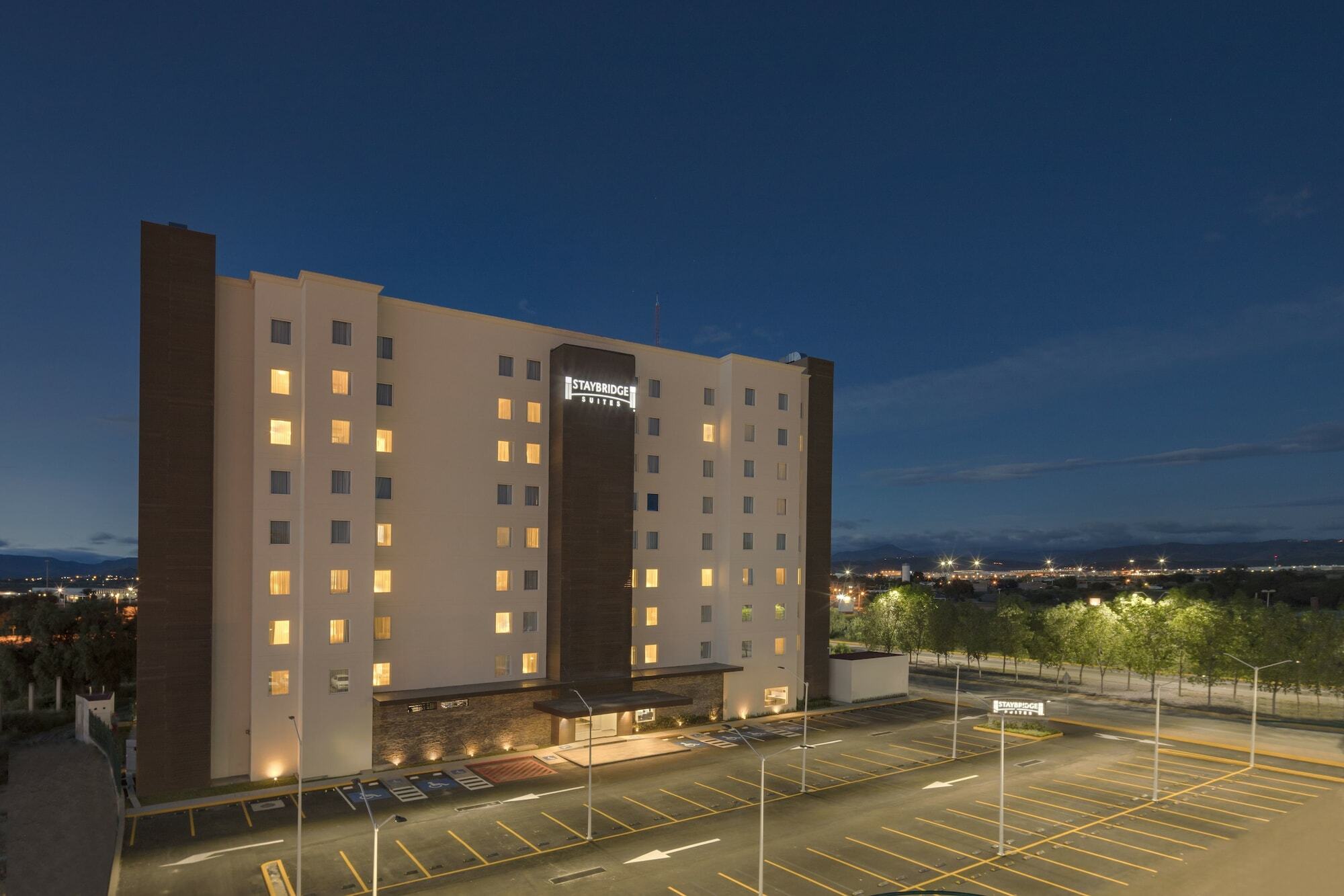 Staybridge Suites Silao By Ihg Екстер'єр фото