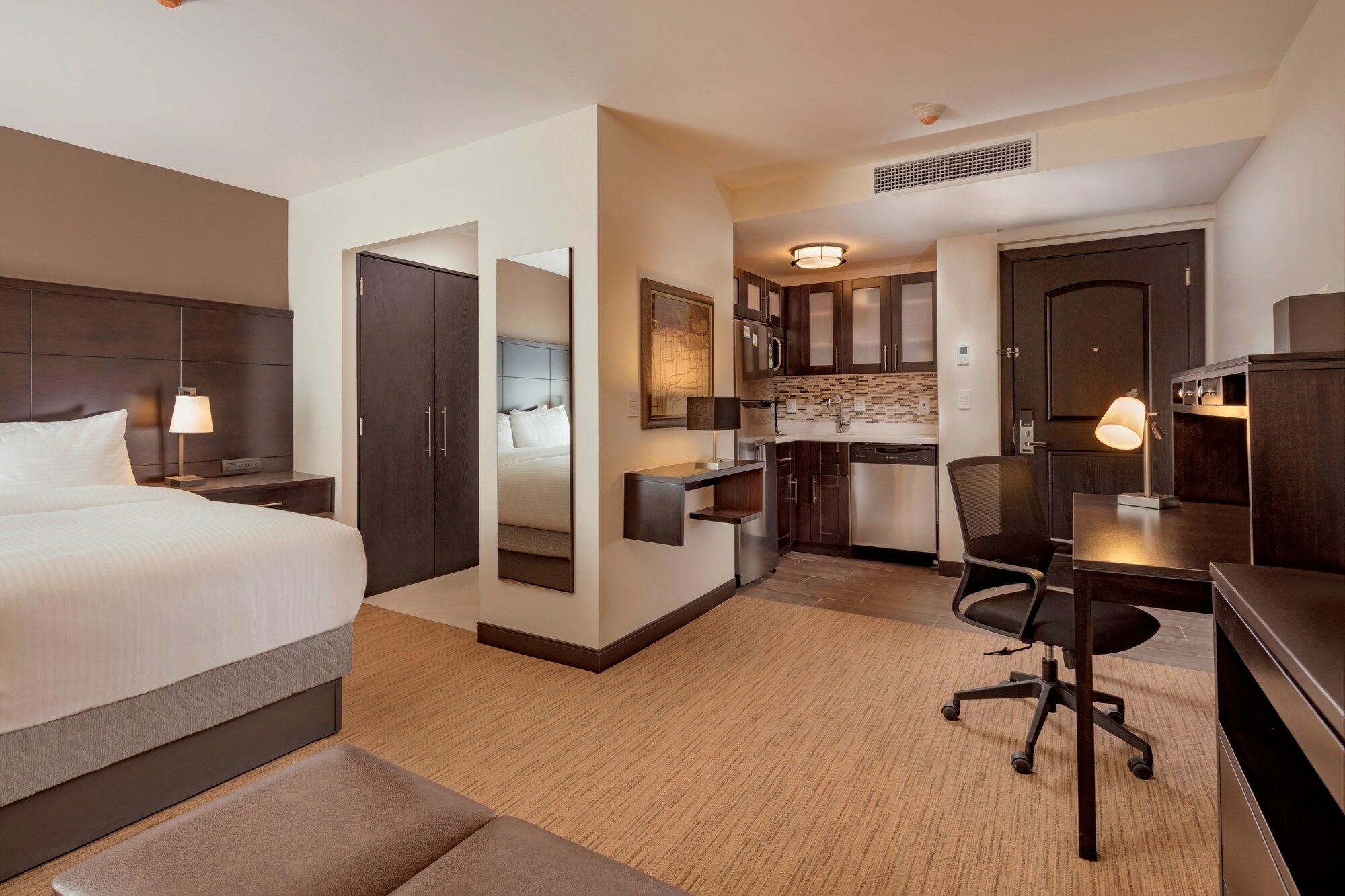 Staybridge Suites Silao By Ihg Екстер'єр фото