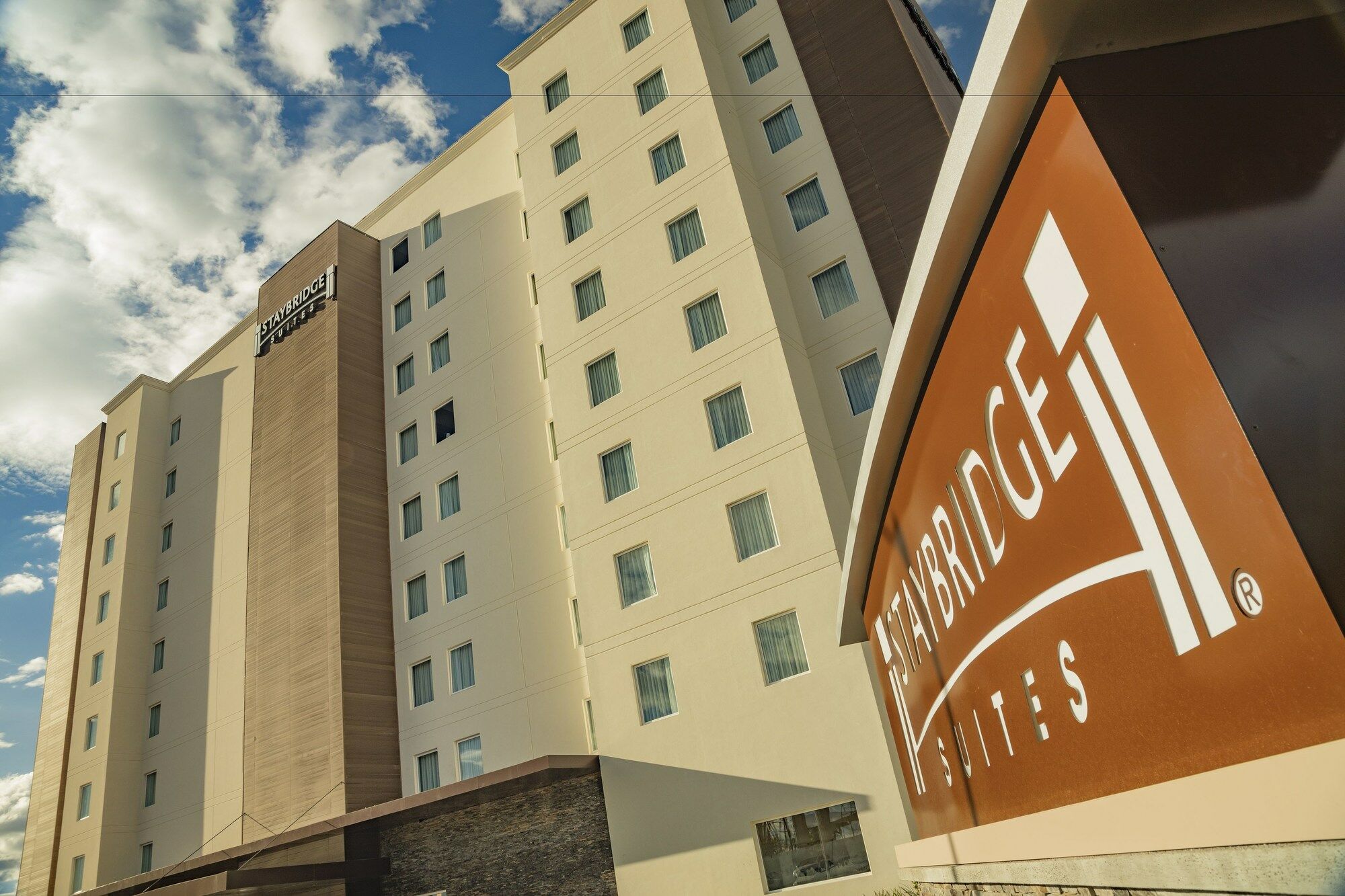 Staybridge Suites Silao By Ihg Екстер'єр фото